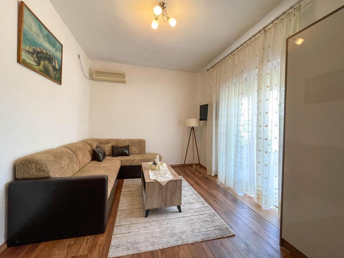 B&B Lovac Hasa 2 Ulcinj Exterior photo